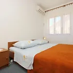 Apartments With Parking Space Orebic, Peljesac - 10159 *